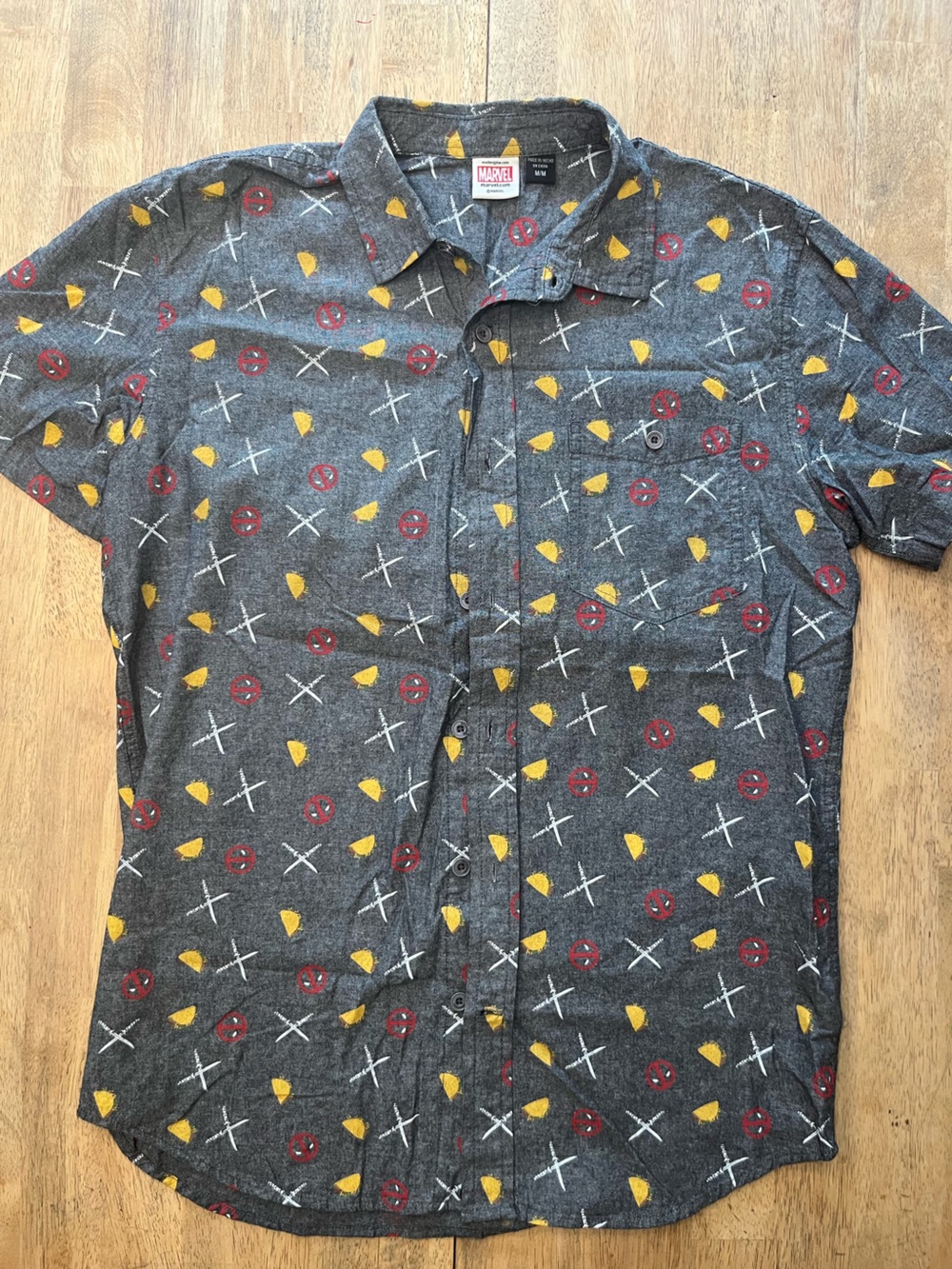 Marvel Deadpool Gray Button-Up Shirt with Yellow & Red Graphic Motif Medium